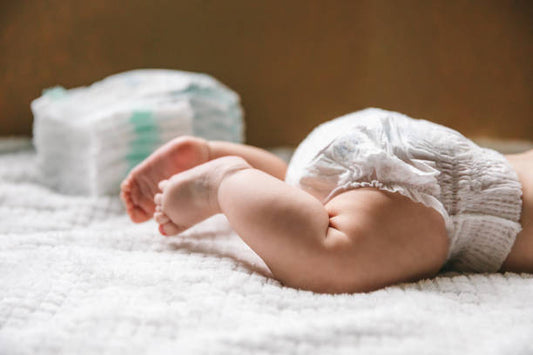 How to Choose the Right Diaper: Cloth vs. Disposable