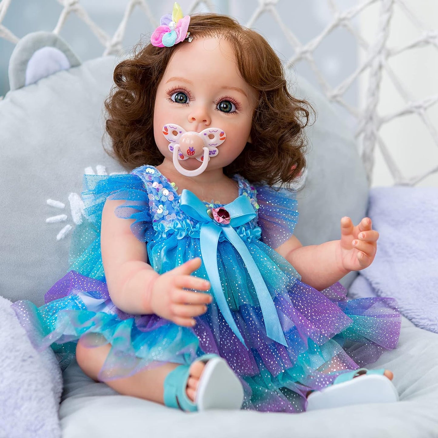 Reborn Realistic Baby Dolls Silicone Full Body 22 Inch Newborn Girl Doll Beautiful Reborn Toddler with Brown Hair Real Life Weighted Waterproof Doll Toys (Blue/Green)