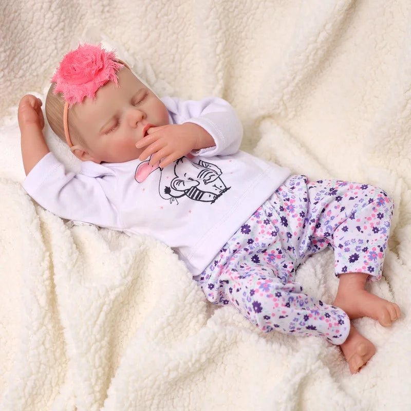 17 Inch Lifelike Reborn Baby Dolls Realistic Newborn Real Life Baby Girl with Accessories for Kids 3+