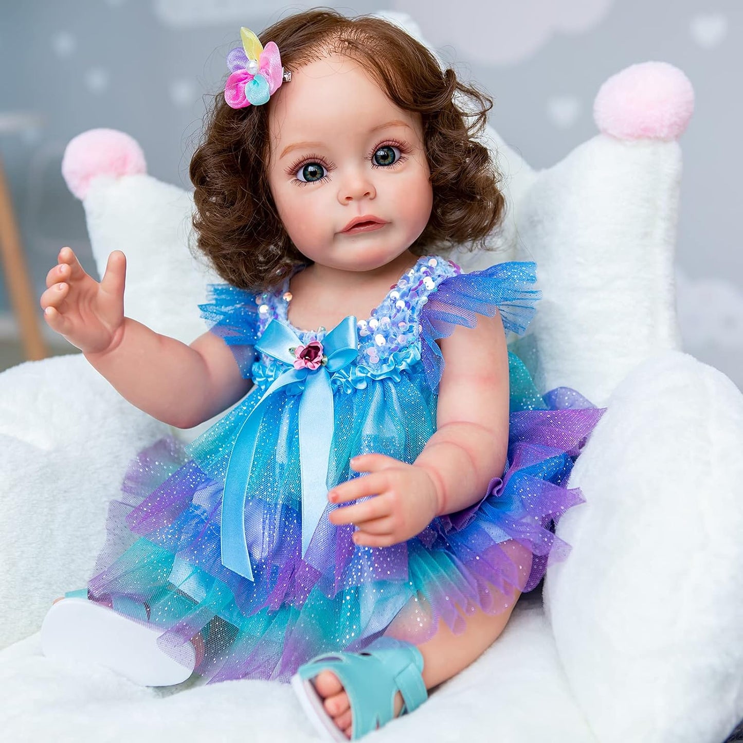 Reborn Realistic Baby Dolls Silicone Full Body 22 Inch Newborn Girl Doll Beautiful Reborn Toddler with Brown Hair Real Life Weighted Waterproof Doll Toys (Blue/Green)